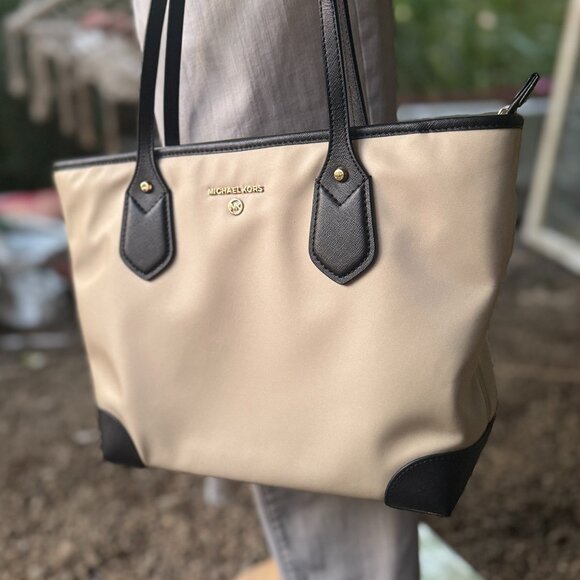 Michael Kors Eva Tote Nude and Black - Picture 1 of 8